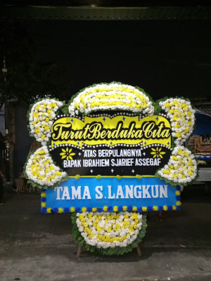 Papan Bunga Duka di Botomuzoi